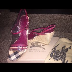 Gorgeous New Authenic Burberry Sandals, Size 9.5.